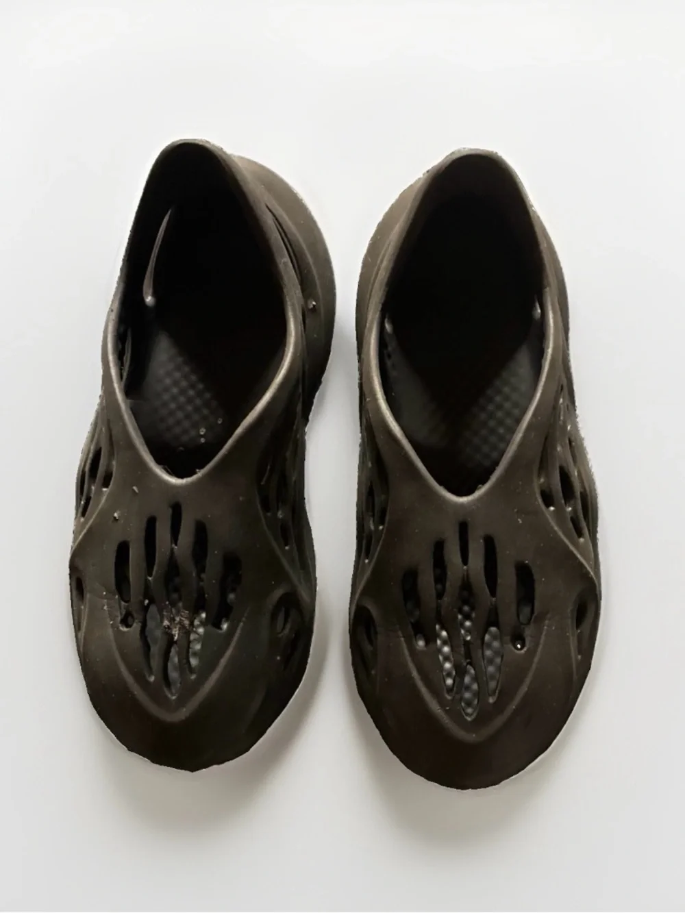 Yeezy Foam Runner Onyx Men's Size 10